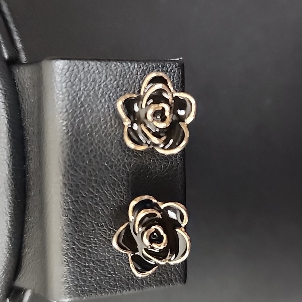 FLOWER Artistic Design Clip On Earrings 316L And Zinc Alloys